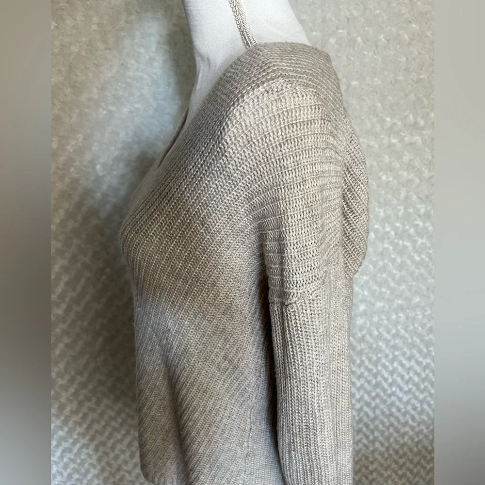 Marine Layer v neck sweater size medium - Picture 6 of 7